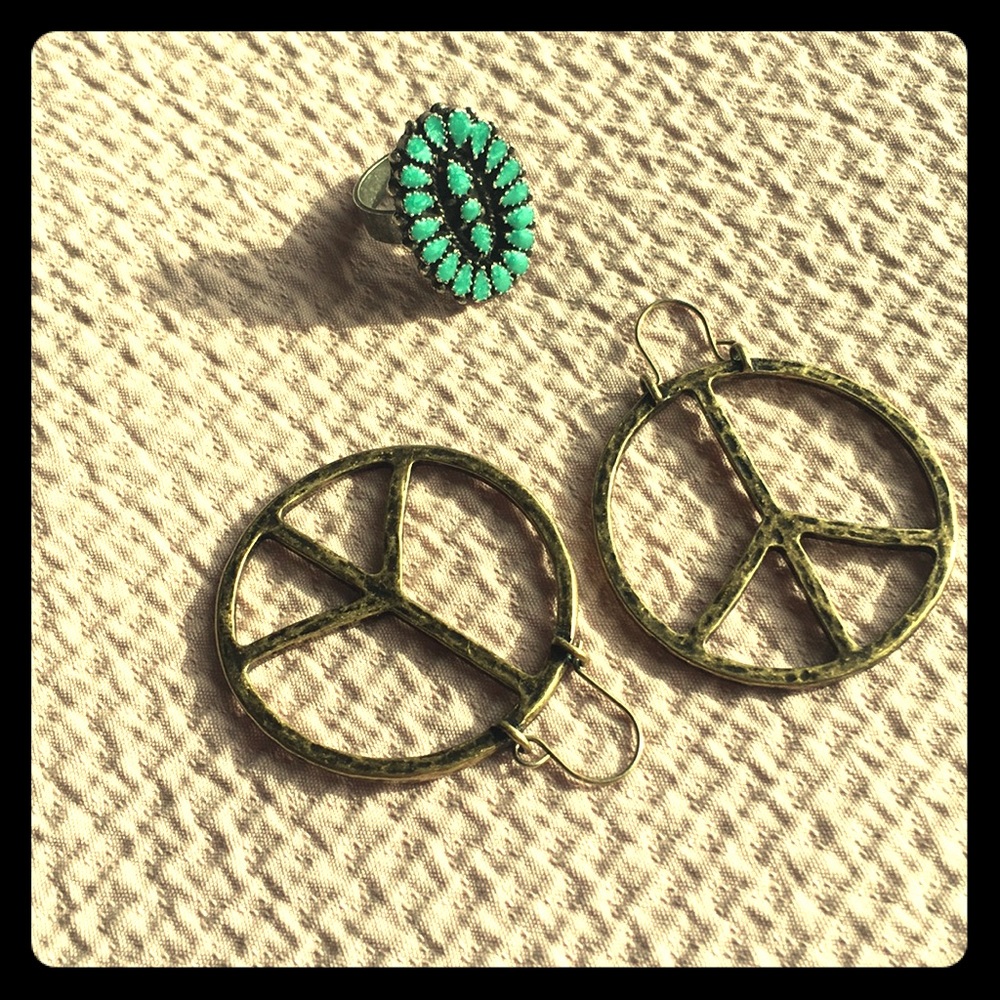 Vintage ✌🏼Earnings and ring